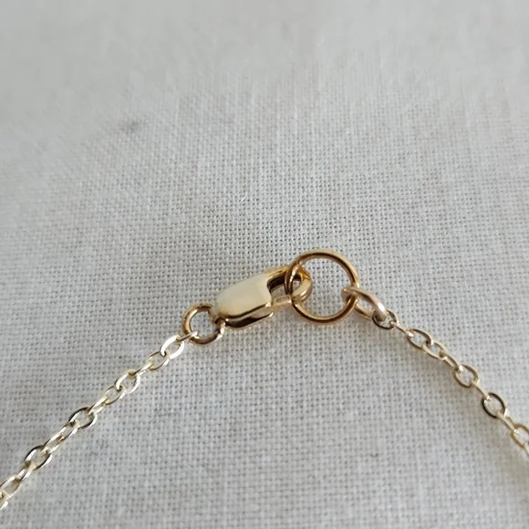 Definitely Wendy, Woman's, NWT Necklace, Chain is 18.50 inches Pendent 1X1.5 in - Picture 3 of 5